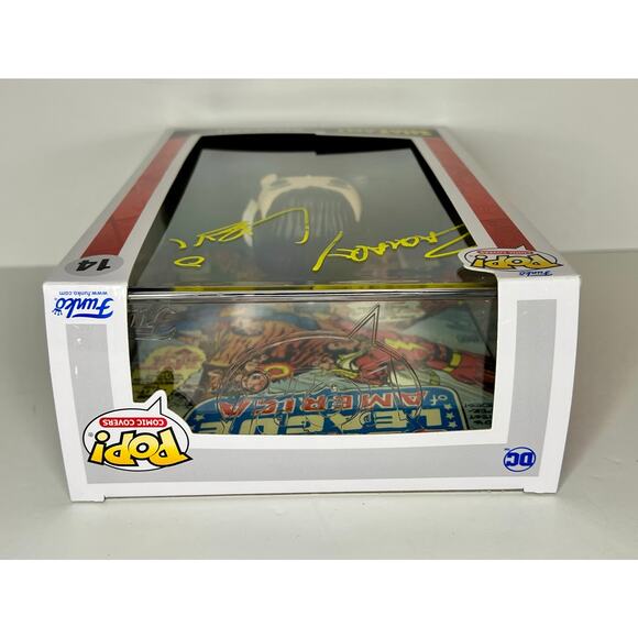 Signed Zachary Levi Shazam #14 large 
Funko JSA - Picture 8 of 10